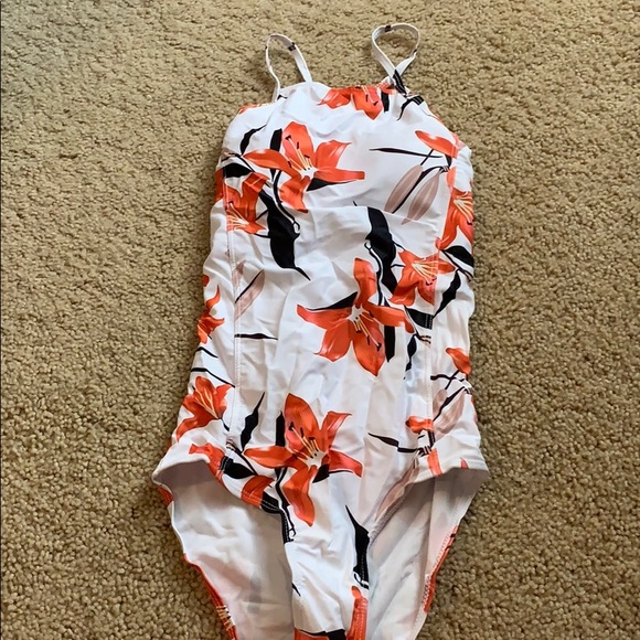 Floral swimsuit - Picture 4 of 5